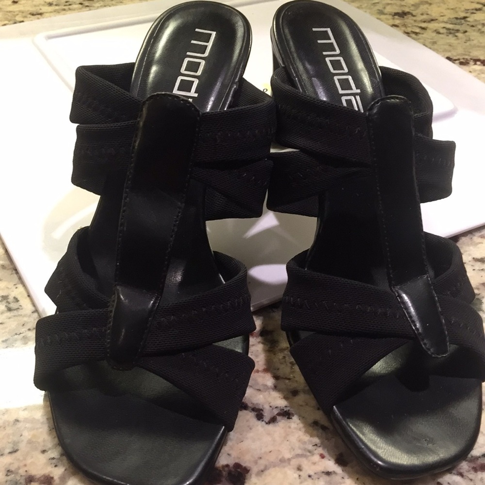 MODA SPANA stretch fabric with leather trim